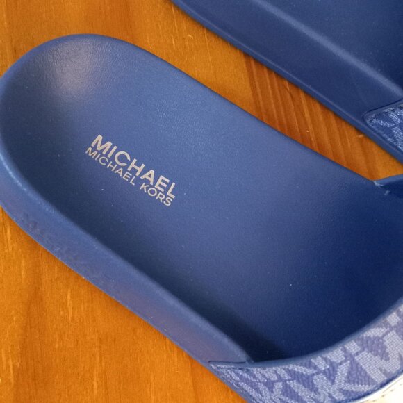 MICHAEL KORS SLIDES SIZE 6 - Picture 4 of 4